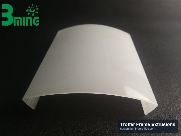 Troffer frame extrusion PC/PMMA profile (view 2)
